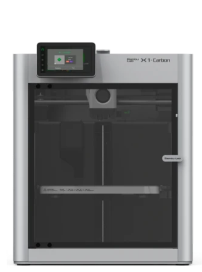 Image de l’imprimante 3D Bambu Lab X1 Carbon (X1C) sans module AMS, avec son châssis en fibre de carbone et son interface tactile intégrée.